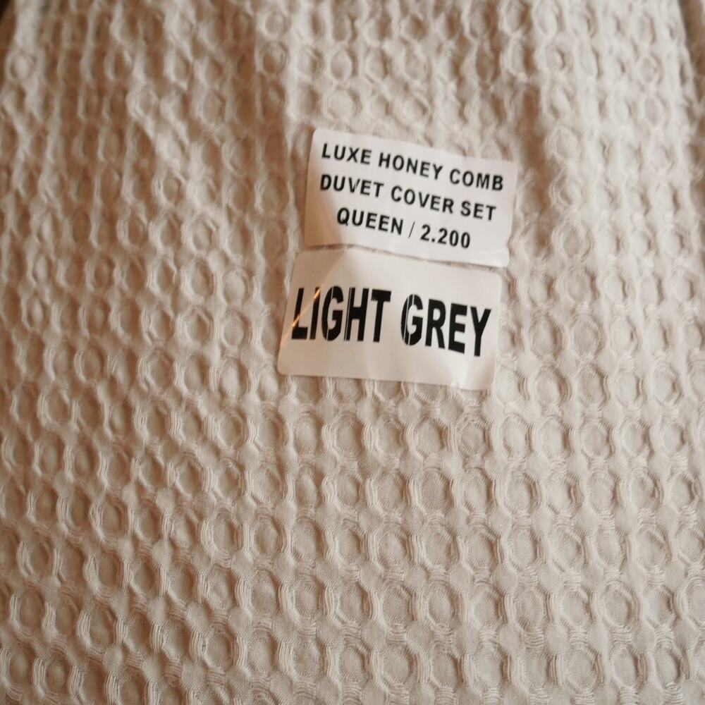 Quince Duvet Cover Set Luxe Honeycomb FULL QUEEN Cover + Shams Light Gray NEW - Picture 9 of 10
